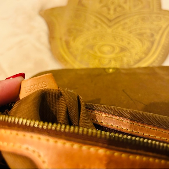 Louis Vuitton Vintage Looping Handbag Monogram
Canvas Mini / brown - Picture 15 of 16